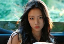 娱乐吃瓜酱第一次谈恋爱,初尝恋爱滋味，甜蜜与苦涩交织的青春篇章