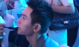 娱乐吃瓜女星发飙,吃瓜女星发飙瞬间，揭秘幕后真相