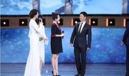 胖妞吃瓜看娱乐